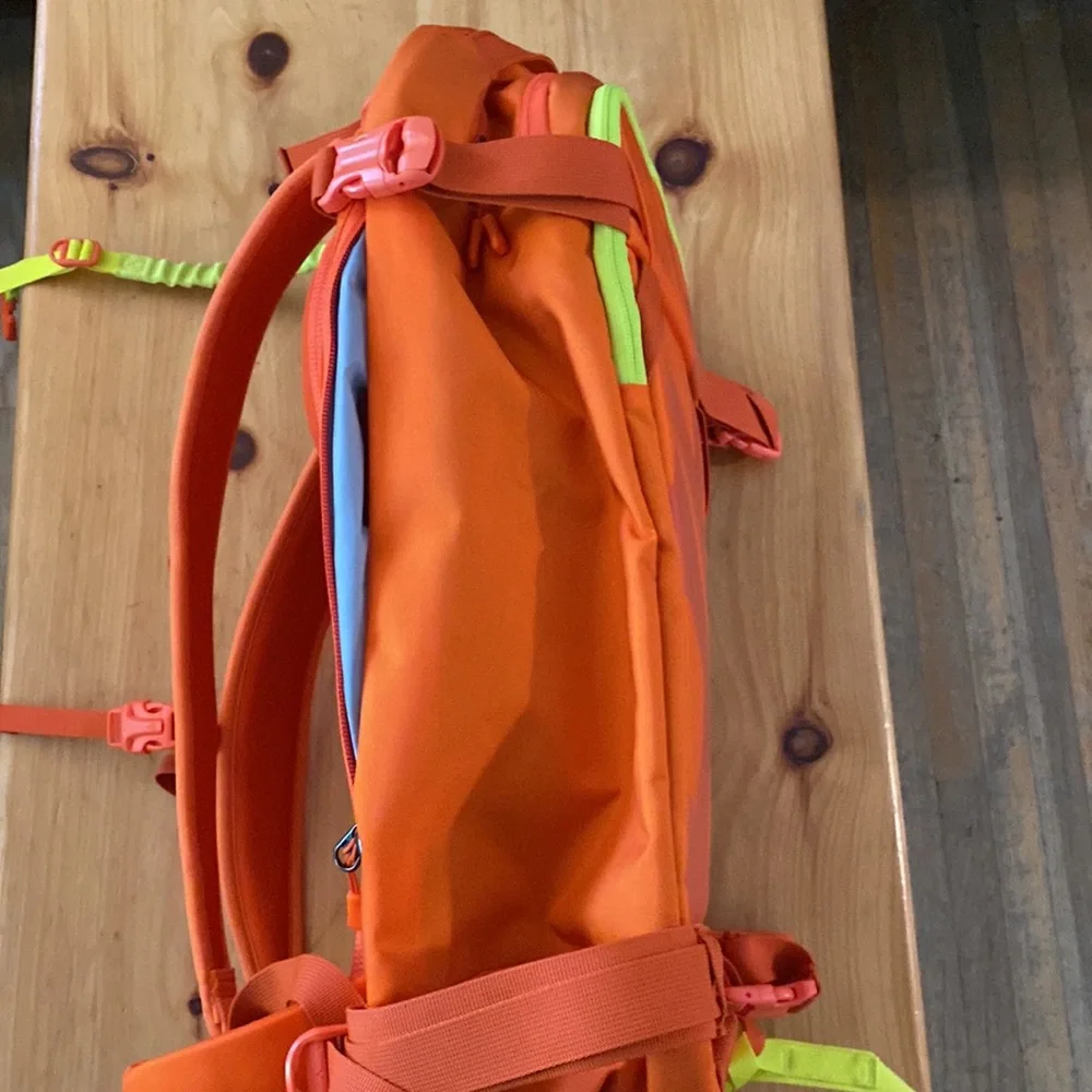 ⛷️NWT: HELLY HANSEN - Ski Backpack - Picture 13 of 14